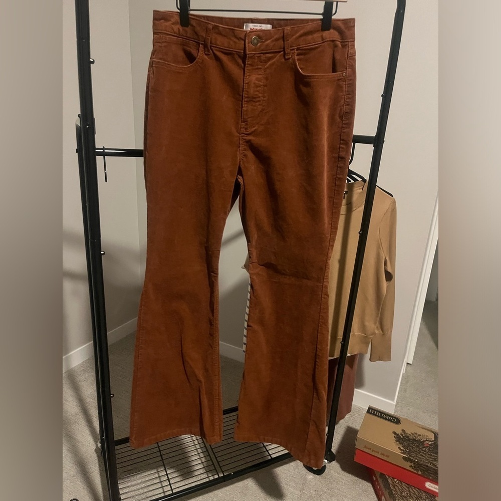 Women’s Wrangler Corduroy Burnt Red/Orange High Rise Bootcut Pants, Size 12.